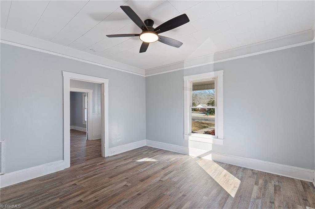 2722 Darrow Road Walkertown, NC 27051 - Photo 9 of 37