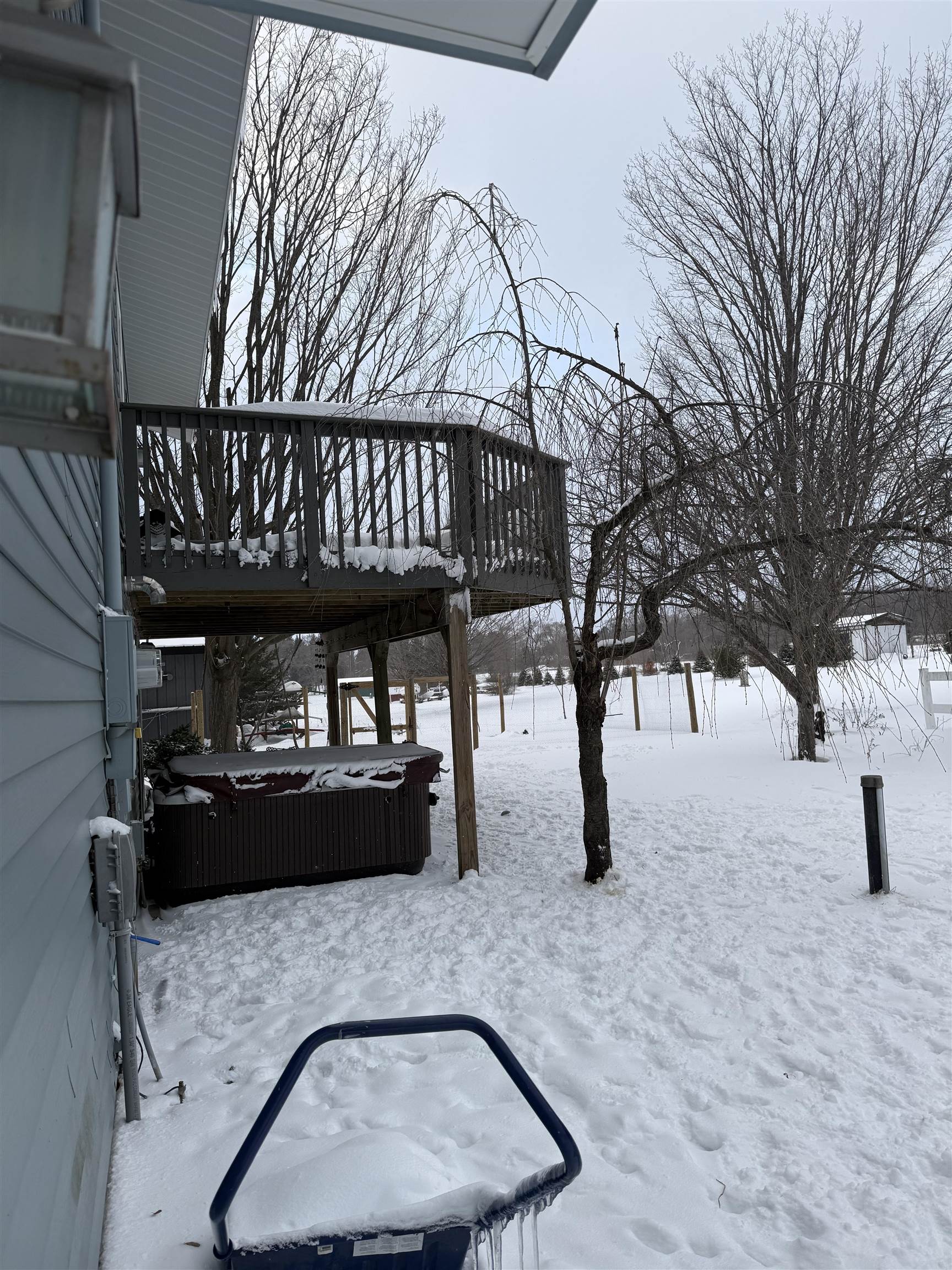 13352 Indian Road Kewadin, MI 49648 - Photo 28 of 30 1941893-37085067-c81b-41f5-9f18-3a7a4c65d121.JPG