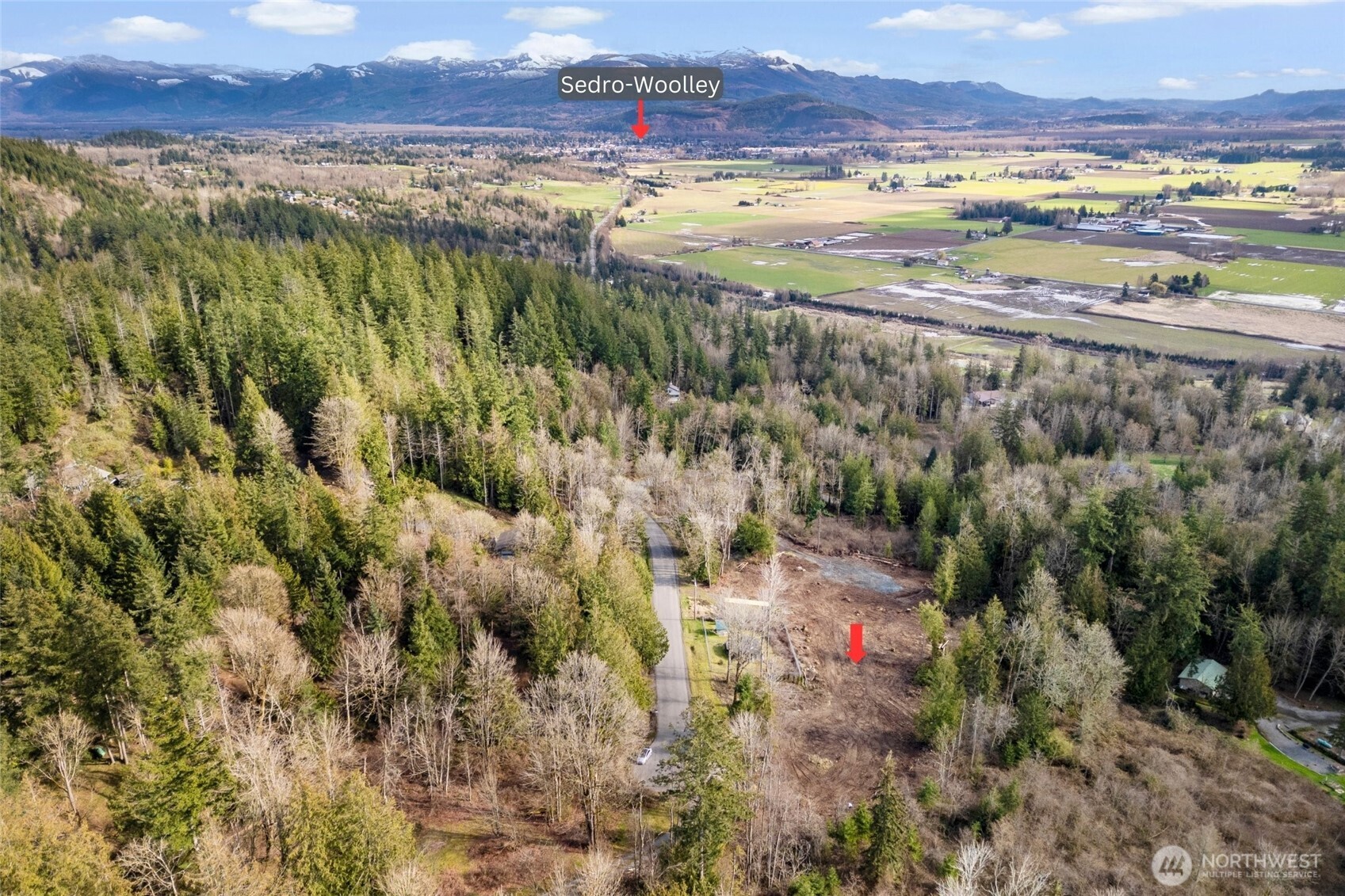 7220 Cliffside Lane Sedro-Woolley, WA 98284 - Photo 2 of 37 a view of an ocean and a mountain