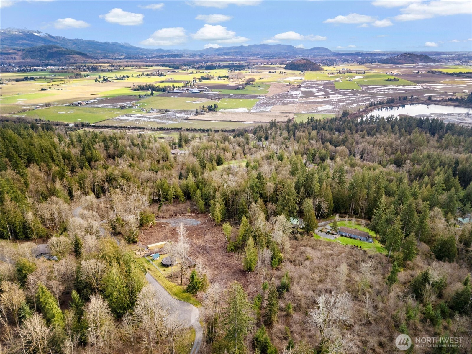 7220 Cliffside Lane Sedro-Woolley, WA 98284 - Photo 30 of 37 a view of an ocean and beach