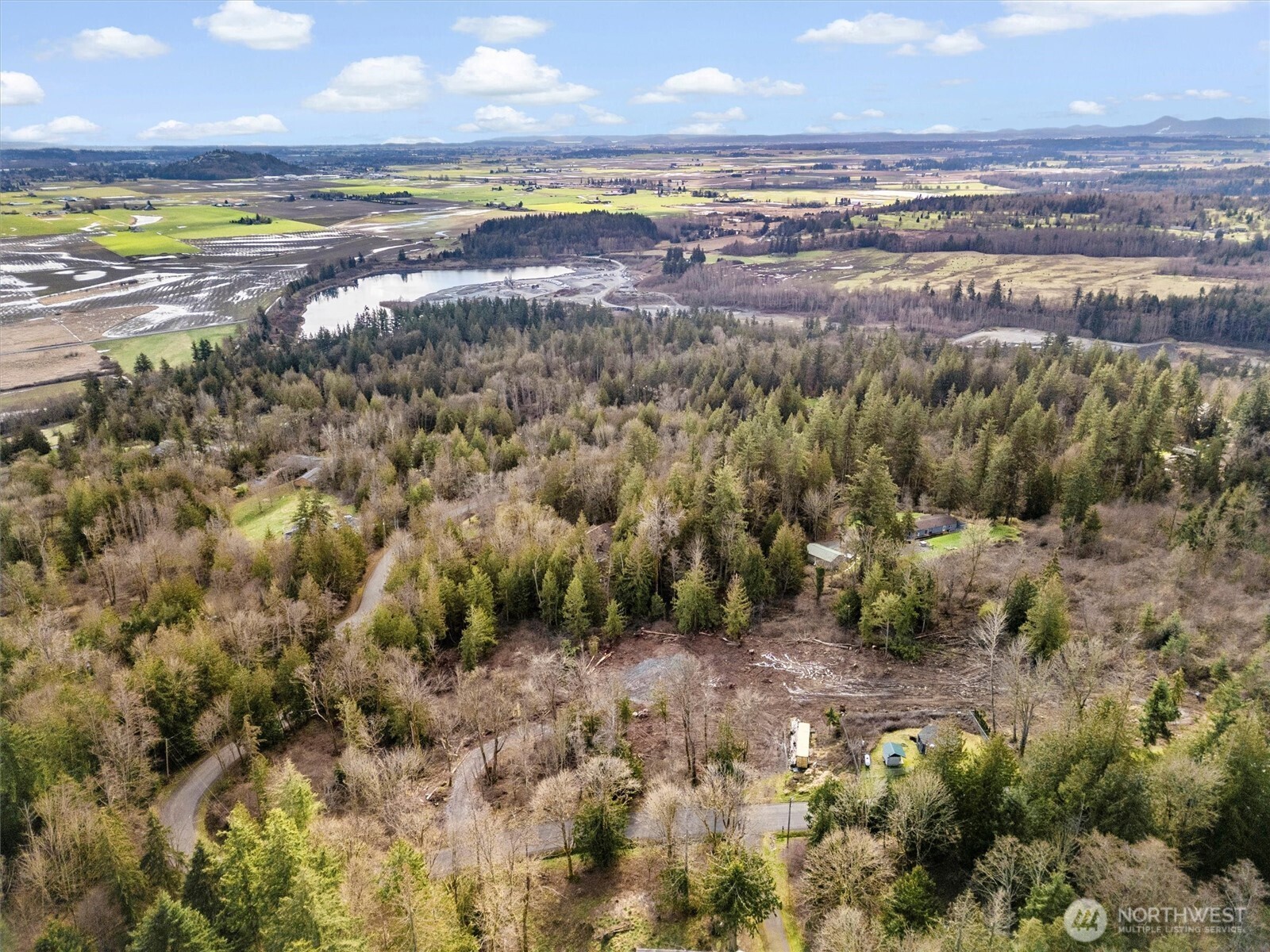 7220 Cliffside Lane Sedro-Woolley, WA 98284 - Photo 34 of 37 a view of an ocean and beach