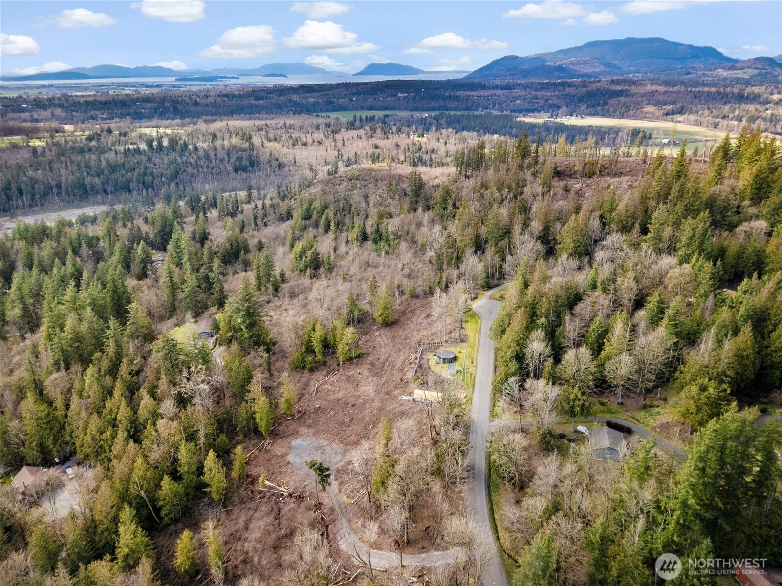 7220 Cliffside Lane Sedro-Woolley, WA 98284 - Photo 36 of 37 a view of lake and mountain
