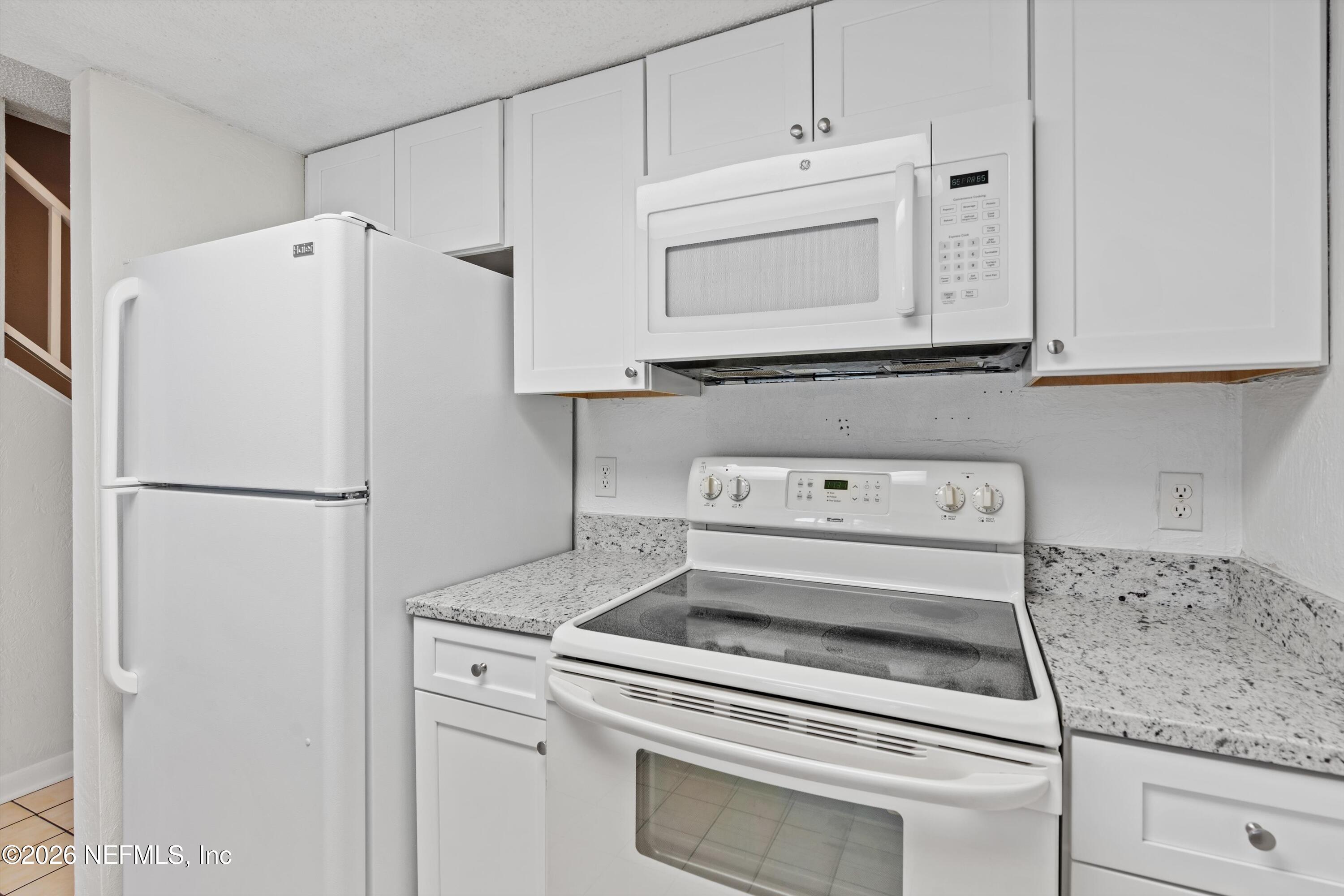 11 Dondanville Road, Unit 3 St. Augustine, FL 32080 - Photo 9 of 25 09-Kitchen