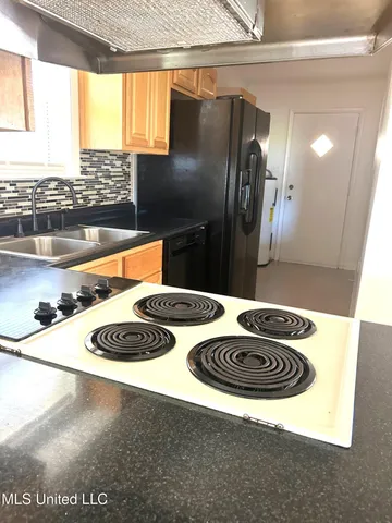 $1,550 | 6 Pecanwood Cove, Long Beach, MS 39560