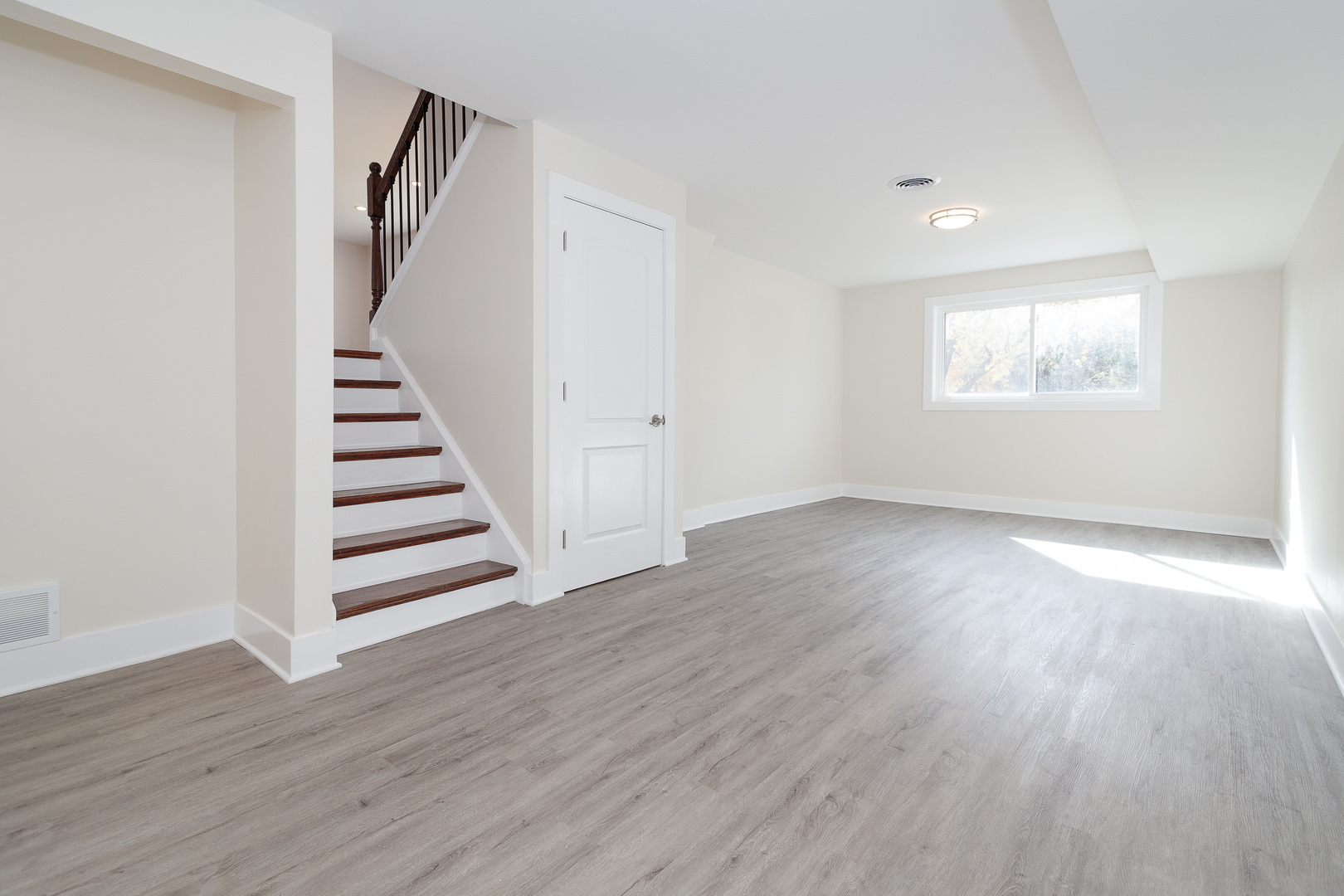 601 Pine Street Deerfield, IL 60015 - Photo 11 of 23 a view of entryway with wooden floor