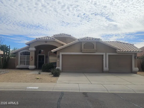 $2,500 | 7873 West Adobe Drive, Glendale, AZ 85308