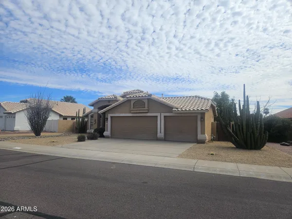$2,500 | 7873 West Adobe Drive, Glendale, AZ 85308