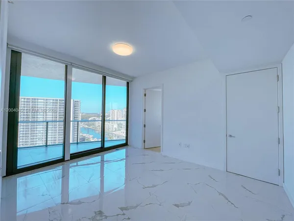 $36,000 | 15701 Collins Avenue, Unit 1205, Sunny Isles Beach, FL 33160