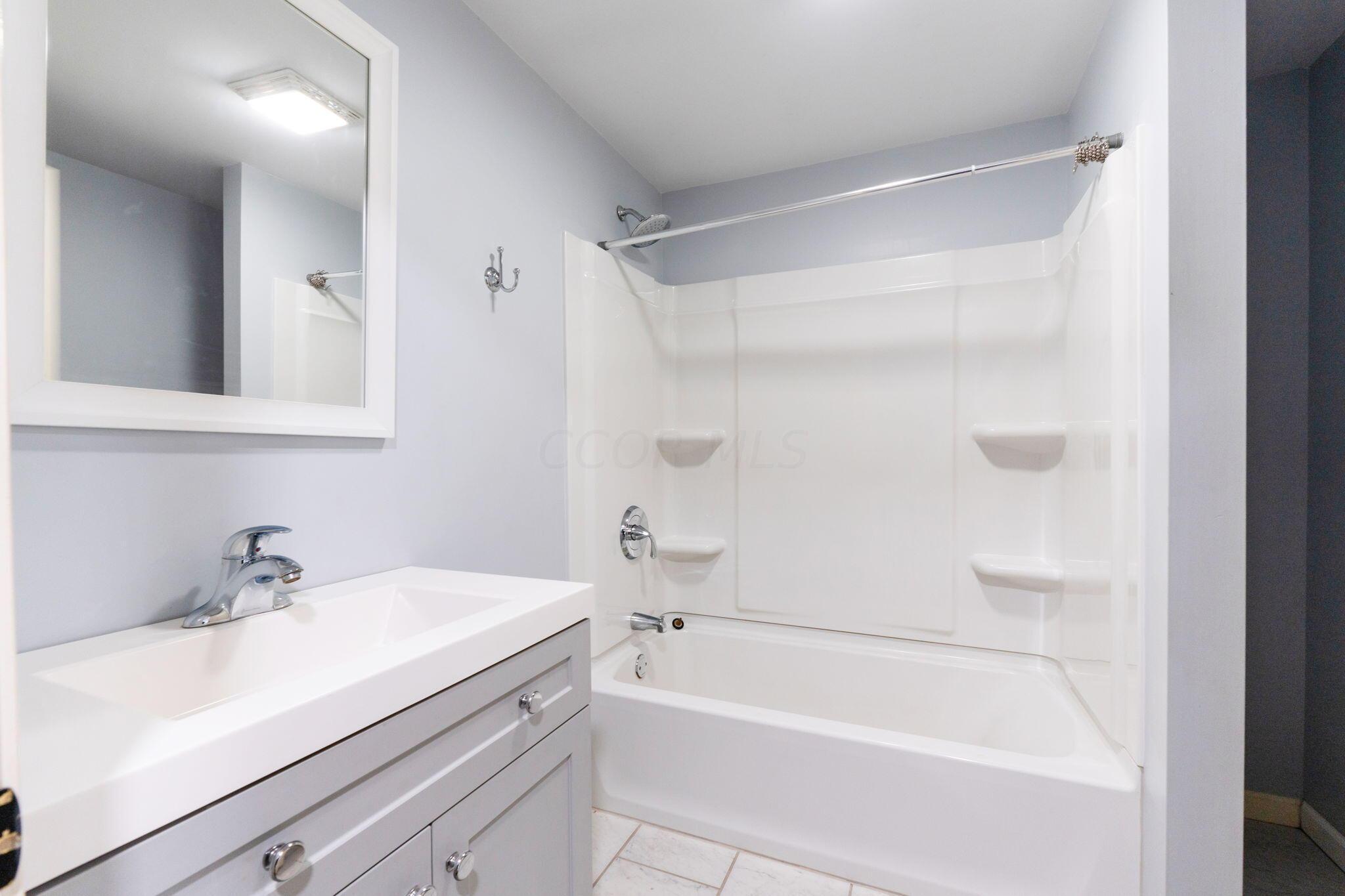 336 Amanda Northern Road Southwest Lancaster, OH 43130 - Photo 26 of 44 336 Amanda Northern Rd SW (Interior)-25
