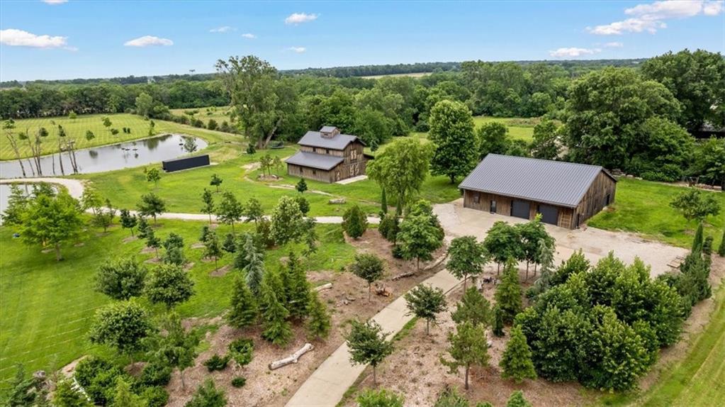 12517 South Harris Road Lee's Summit, MO 64086 - Photo 5 of 57