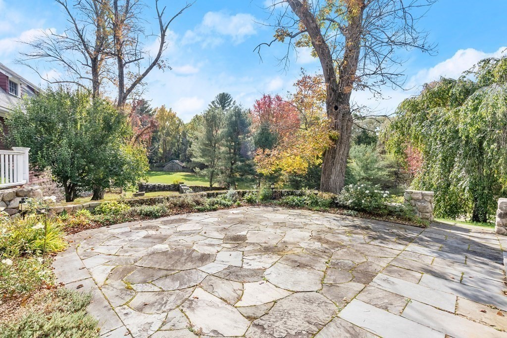 458 Glen Road Weston, MA 02493 - Photo 32 of 36