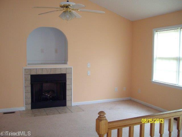 5259 Springhouse Farm Road Winston-Salem, NC 27107 - Photo 2 of 9 Living Room.