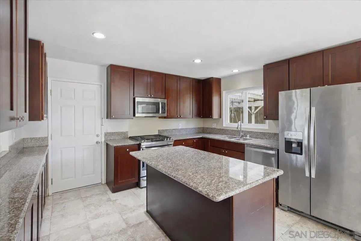 860 Magarian Road Fallbrook, CA 92028 - Photo 8 of 32 Gallery Image 8