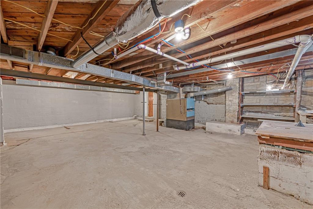 201 Grazier Street Johnstown, PA 15905 - Photo 23 of 25 a view of an empty room with white walls