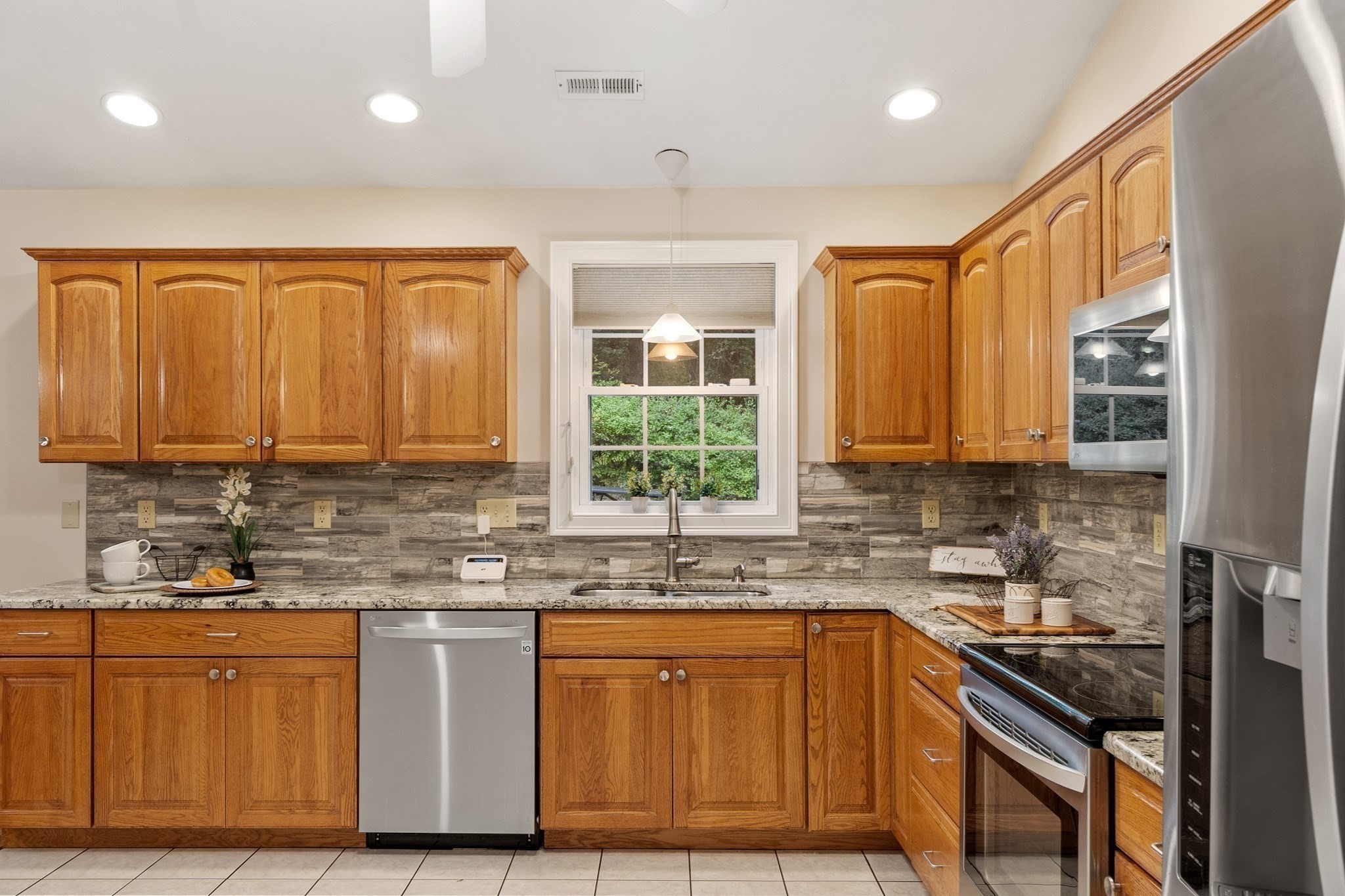 17 Teddy Road Worcester, MA 01603 - Photo 17 of 39 Gallery Image 17