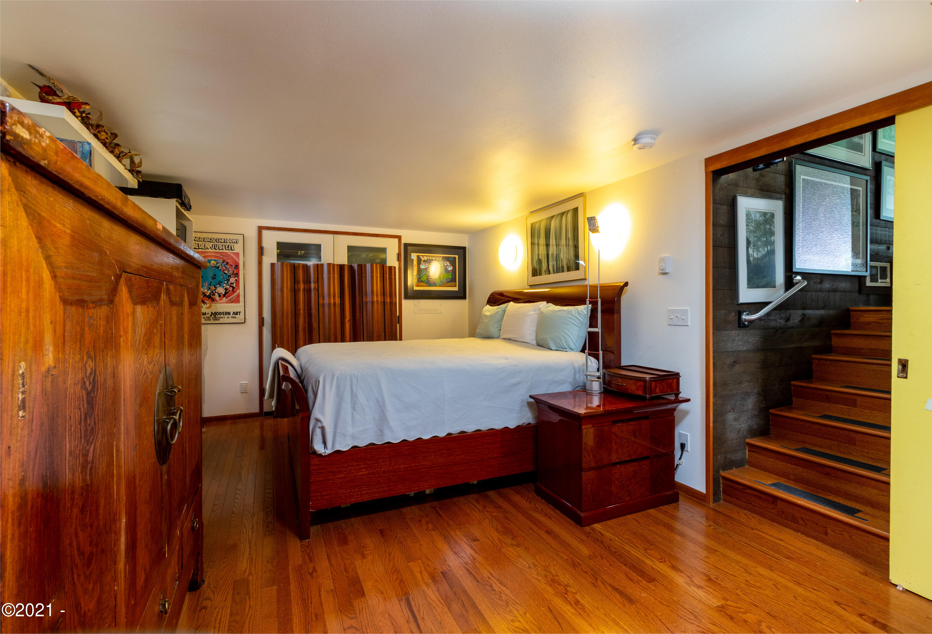 122 Ridge Crest Road Gleneden Beach, OR 97388 - Photo 10 of 17 Bedroom 1