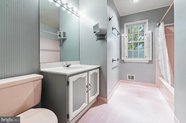 a view of empty room