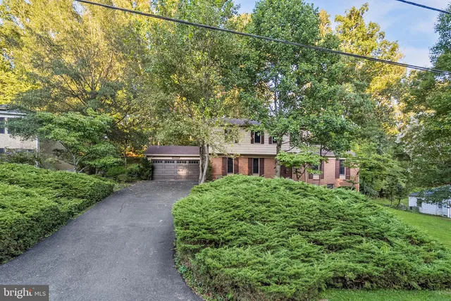 a house view with a garden space