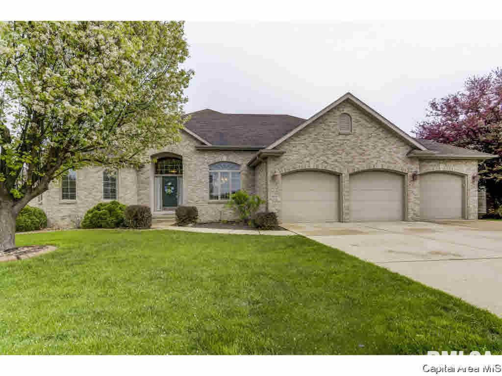 2612 Tartan Way Springfield, IL 62711 - Photo 1 of 36