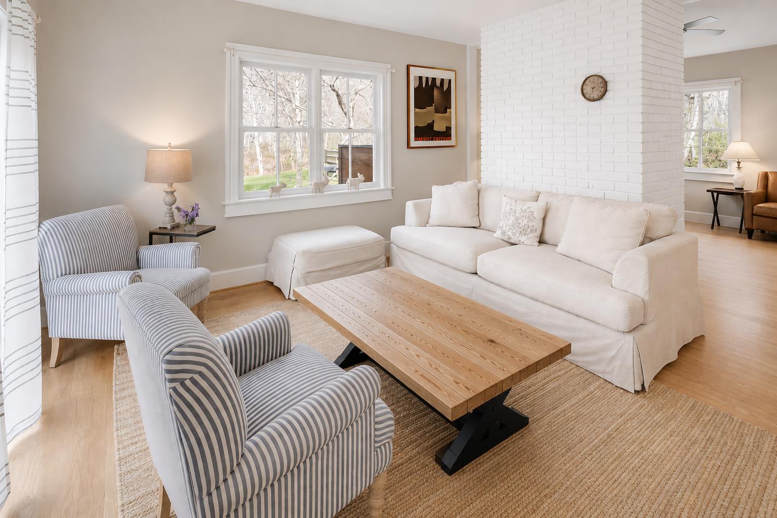 10 North Bog Road Edgartown, MA 02539 - Photo 19 of 37 front lounge area