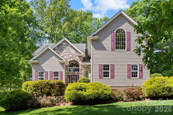 $739,000 | 3083 3 Wood Drive, Denver, NC 28037