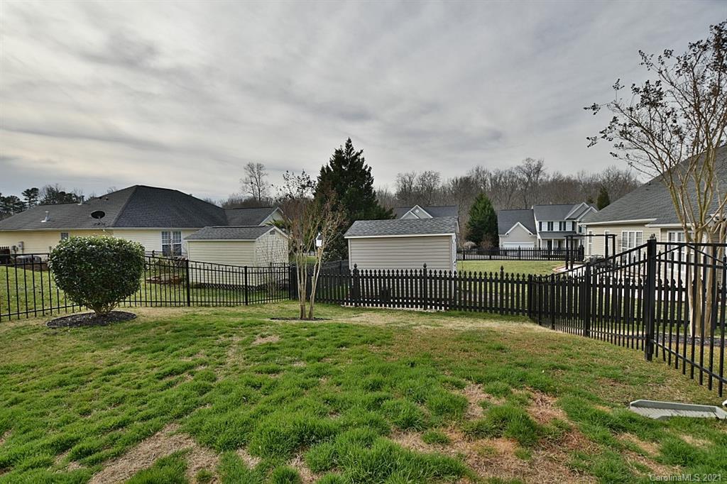 6306 Hawks Eye Court Fort Mill, SC 29708 - Photo 25 of 26 a view of a garden