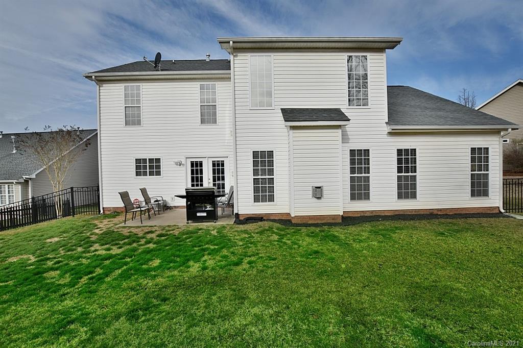 6306 Hawks Eye Court Fort Mill, SC 29708 - Photo 26 of 26 a front view of a house with a yard