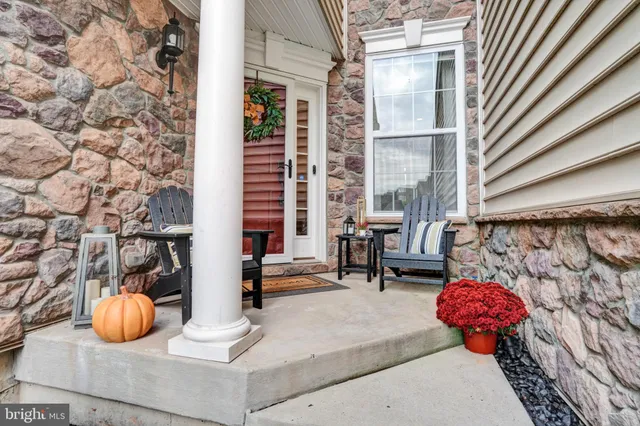 $759,900 | 332 Joshua Tree Drive, Collegeville, PA 19426