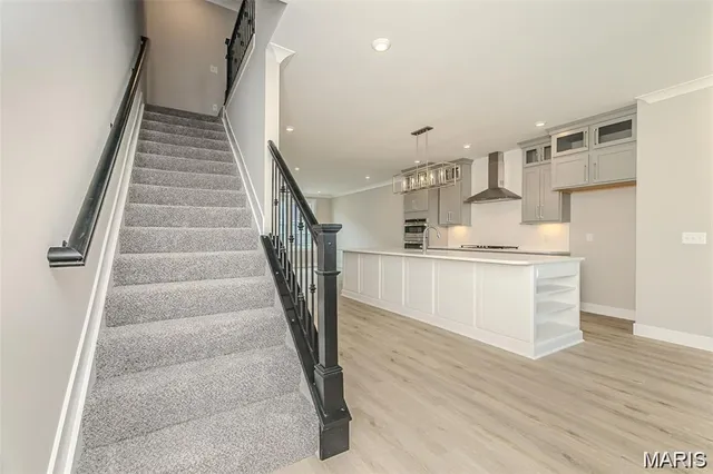 $578,900 | 8919 East Gtwy Heights, Unit 94804, Richmond Heights, MO 63144