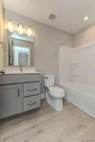 $578,900 | 8919 East Gtwy Heights, Unit 94804, Richmond Heights, MO 63144