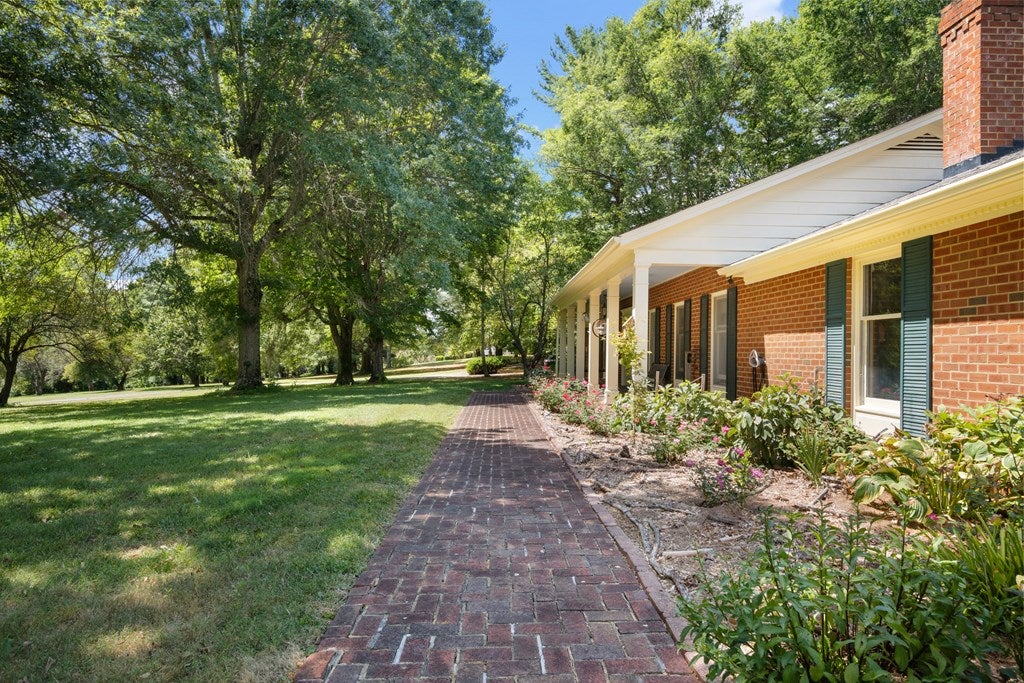 1110 West Ridge Road Wytheville, VA 24382 - Photo 47 of 72 Gallery Image 47