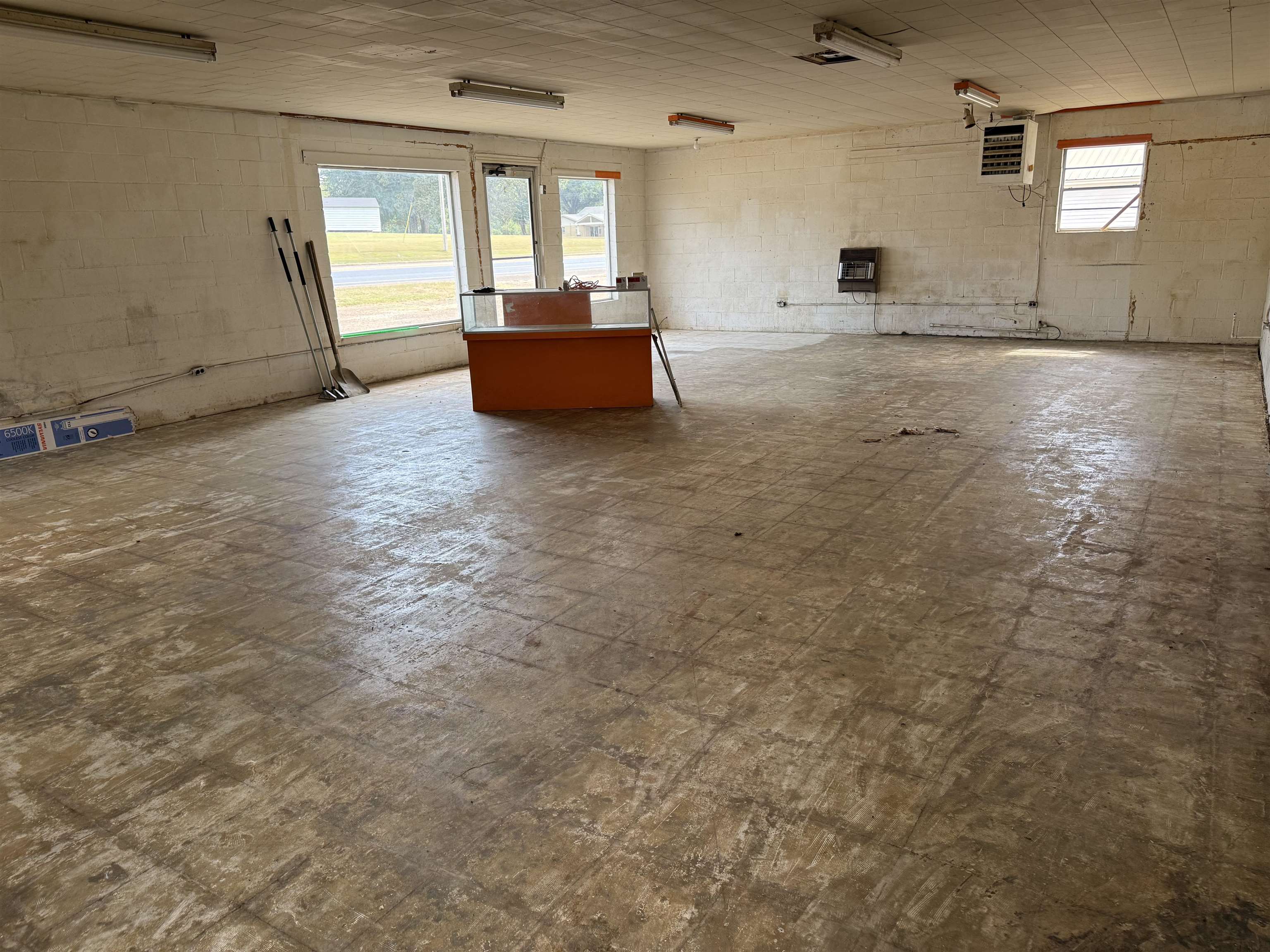 7749 Highway 45 Ramer, TN 38367 - Photo 6 of 6 an empty room with window