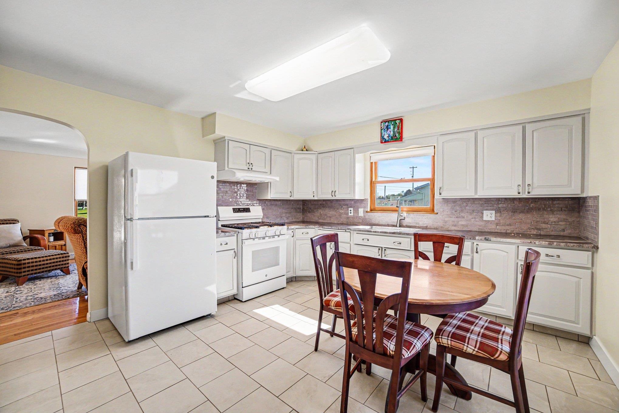 2720 22nd Street Bay City, MI 48708 - Photo 7 of 25