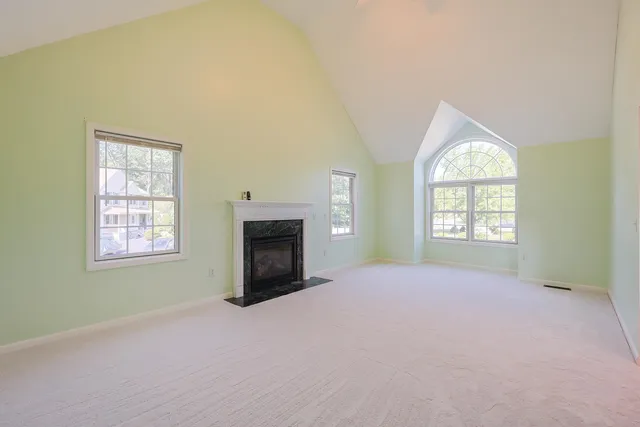 $674,900 | 10 Hummingbird Lane, Unit 84003, Derry, NH 03038