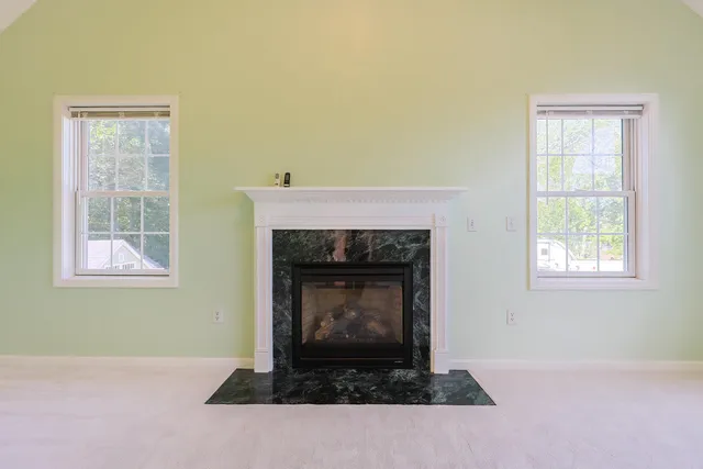 $674,900 | 10 Hummingbird Lane, Unit 84003, Derry, NH 03038