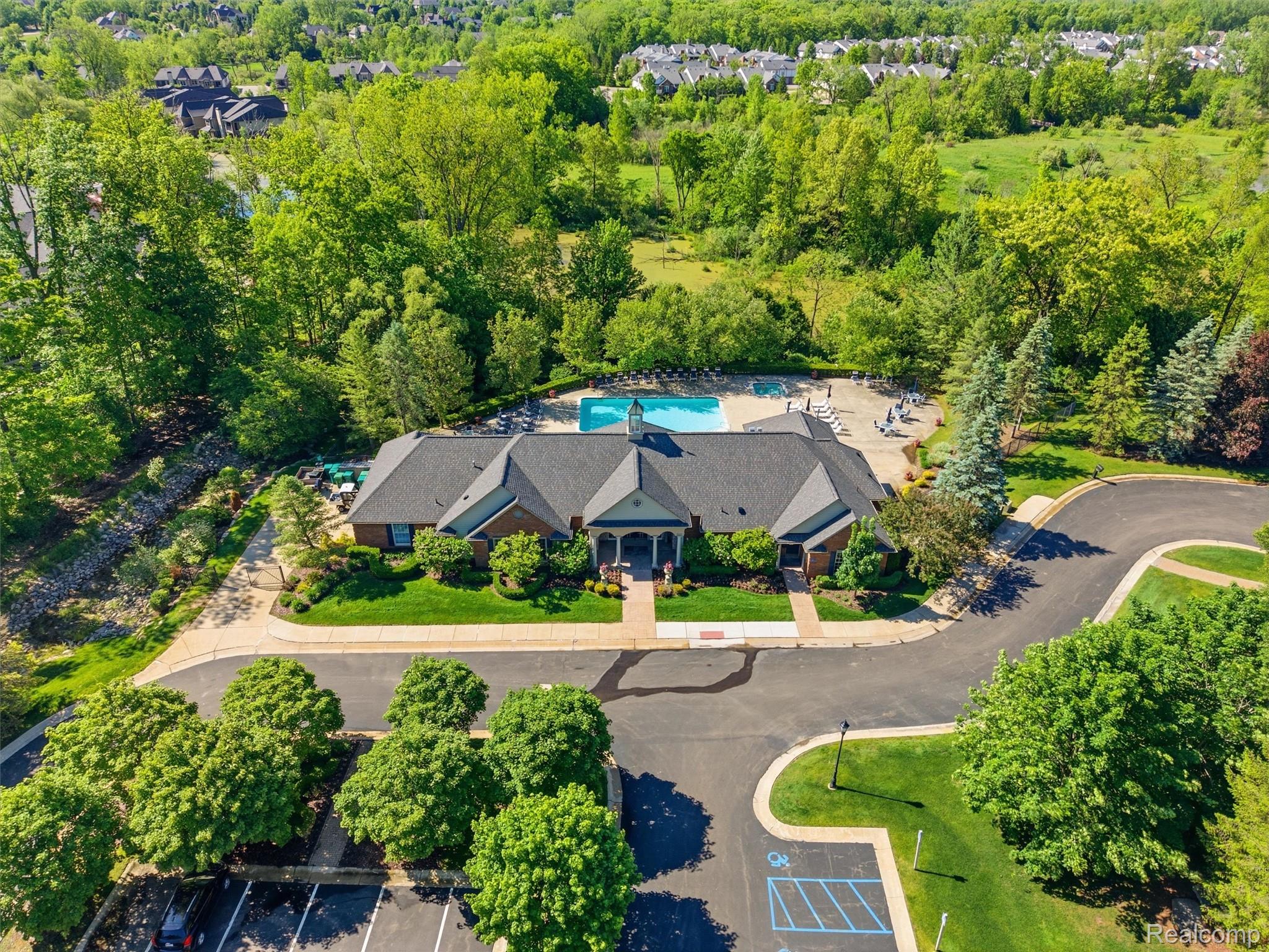 5454 Creekmonte Drive Rochester, MI 48306 - Photo 62 of 69 86-DJI_20260528102315_0493_D.jpg