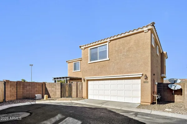 $442,900 | 2220 South Buckaroo Trail, Gilbert, AZ 85295