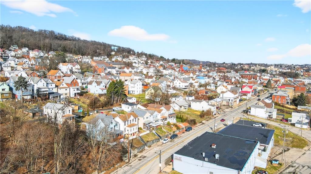 422 West 7th Avenue Tarentum, PA 15084 - Photo 50 of 50 an aerial view of house with yard