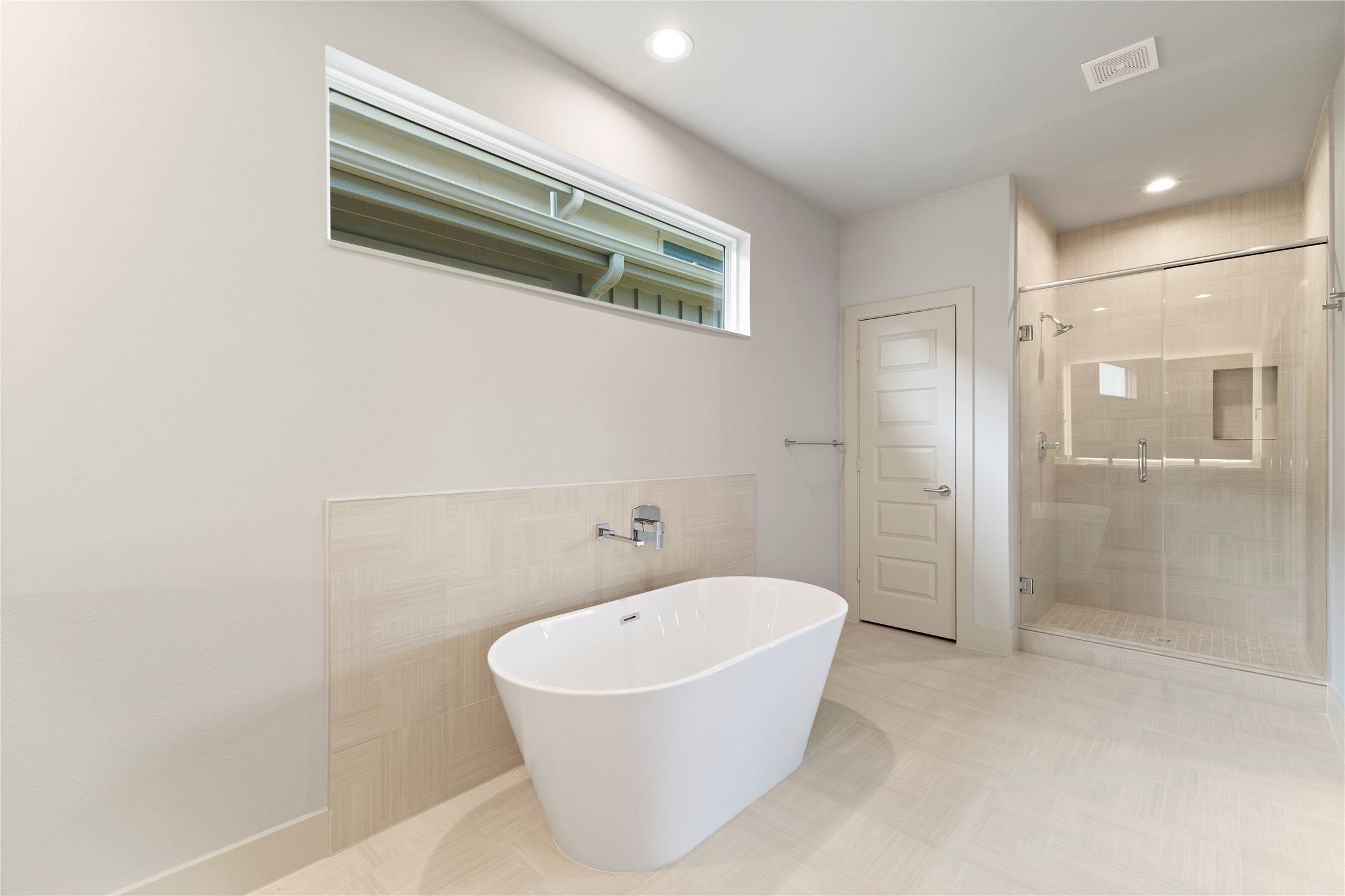 5726 Rucio Lane Houston, TX 77092 - Photo 16 of 30 a bathroom with a bathtub and shower