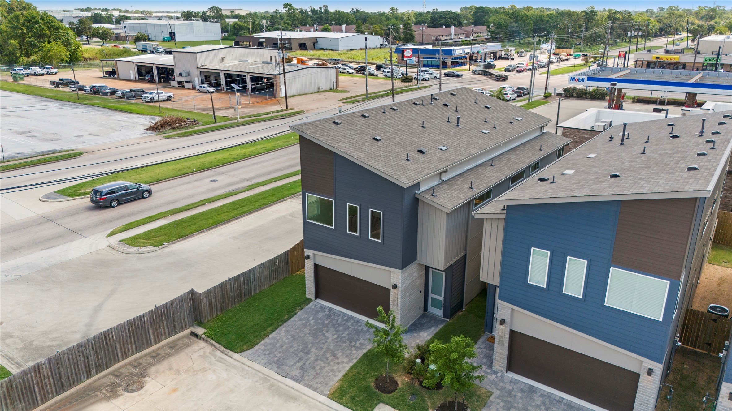 5726 Rucio Lane Houston, TX 77092 - Photo 26 of 30 a view of a city from a terrace
