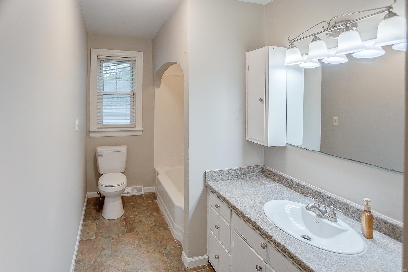 2600 East B Street Road Belleville, IL 62221 - Photo 25 of 40 Gallery Image 25