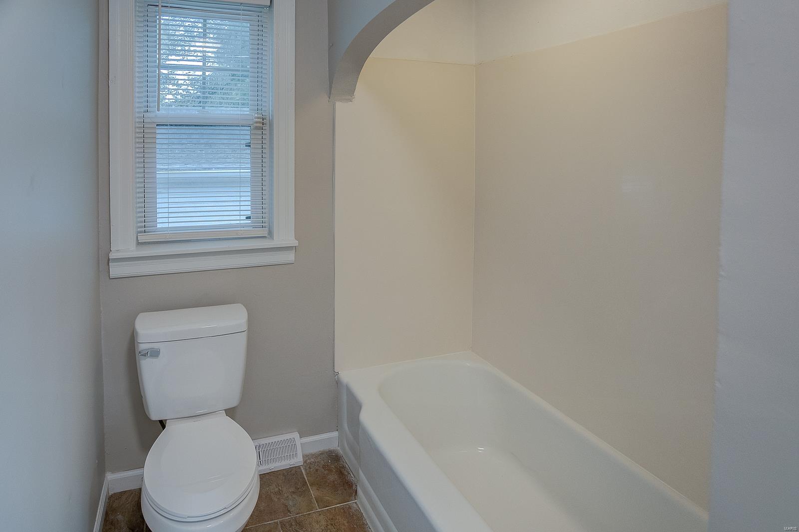 2600 East B Street Road Belleville, IL 62221 - Photo 26 of 40 Gallery Image 26