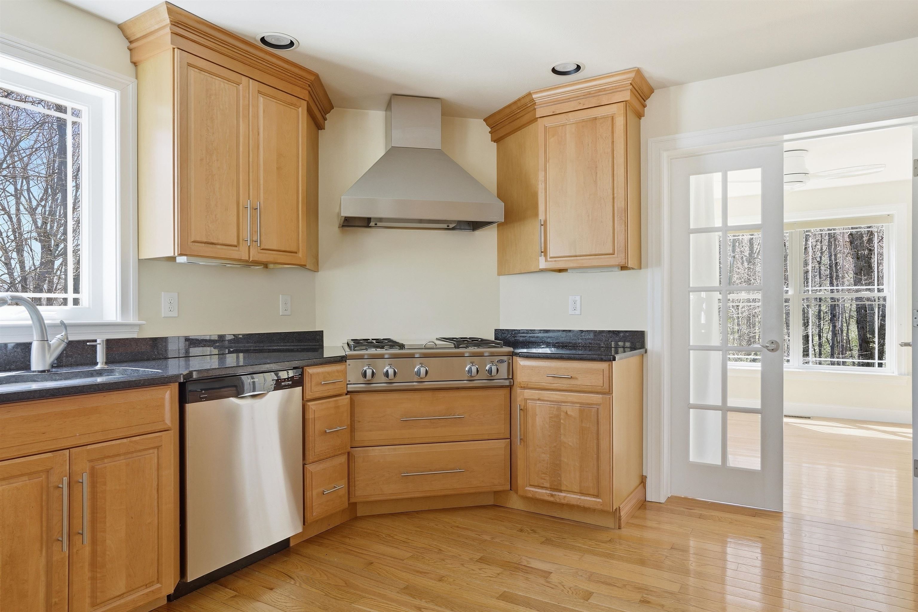 8 Indian Hill Road, Unit L Derry, NH 03038 - Photo 14 of 35