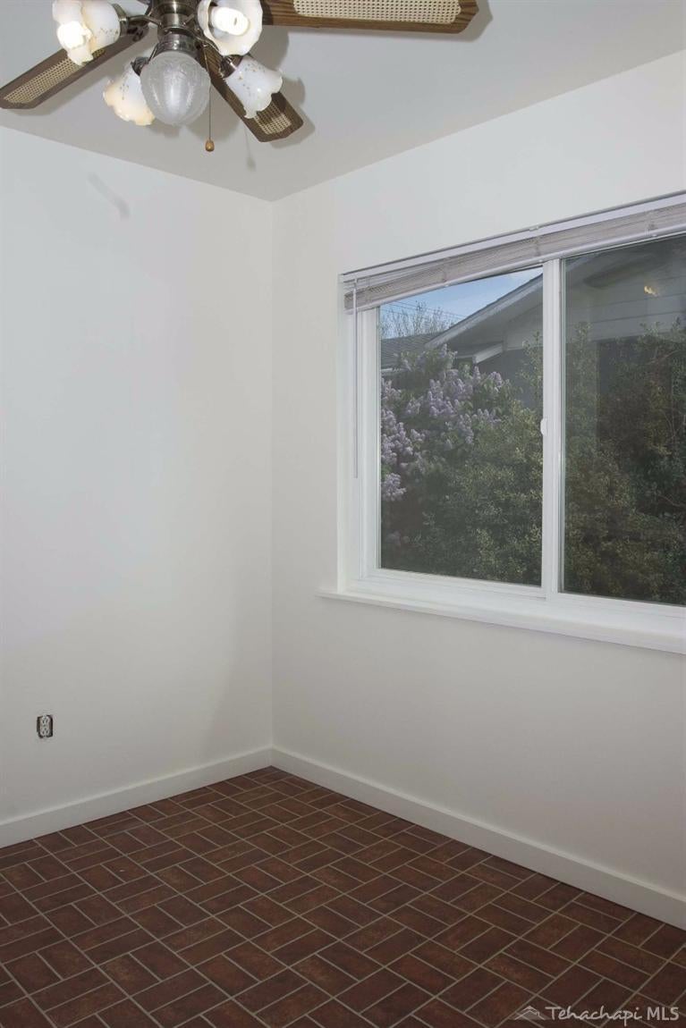 406 Ash Street Tehachapi, CA 93561 - Photo 16 of 21 Gallery Image 16