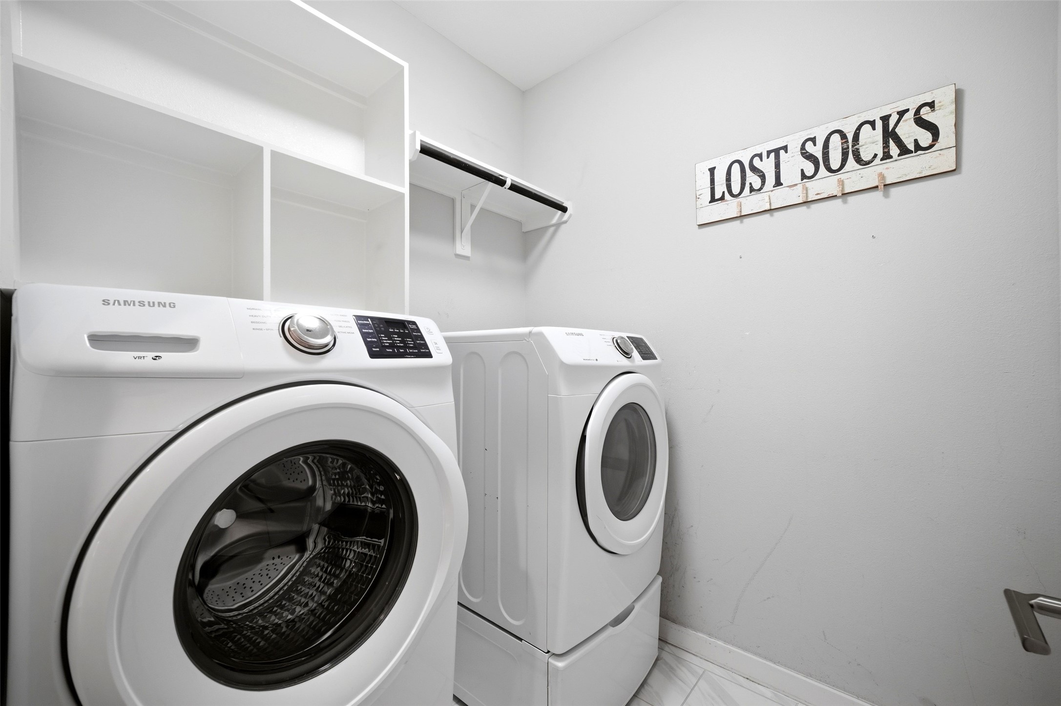605 Dumble Street Houston, TX 77023 - Photo 34 of 44 a close up view of washer and dryer