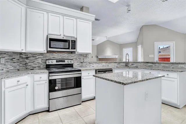 $2,595 | 11121 Covey Lane, Frisco, TX 75035