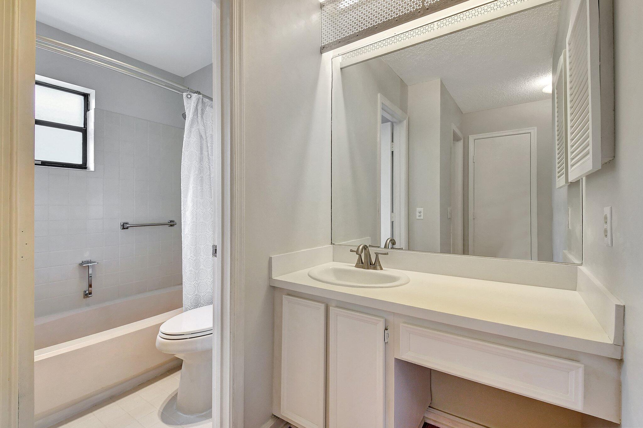 9805 Walnut Tree Way, Unit A Boynton Beach, FL 33436 - Photo 24 of 53 PRIMARY BATHRROOM