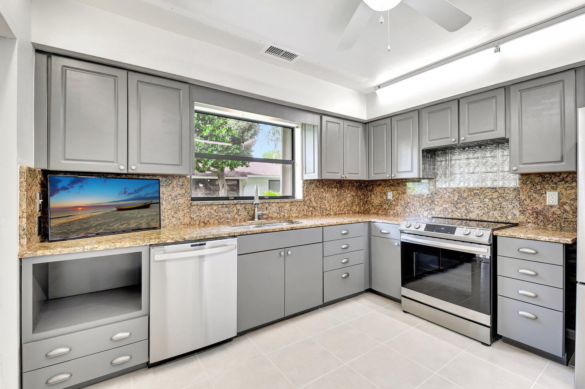 9805 Walnut Tree Way, Unit A Boynton Beach, FL 33436 - Photo 3 of 53 Kitchen