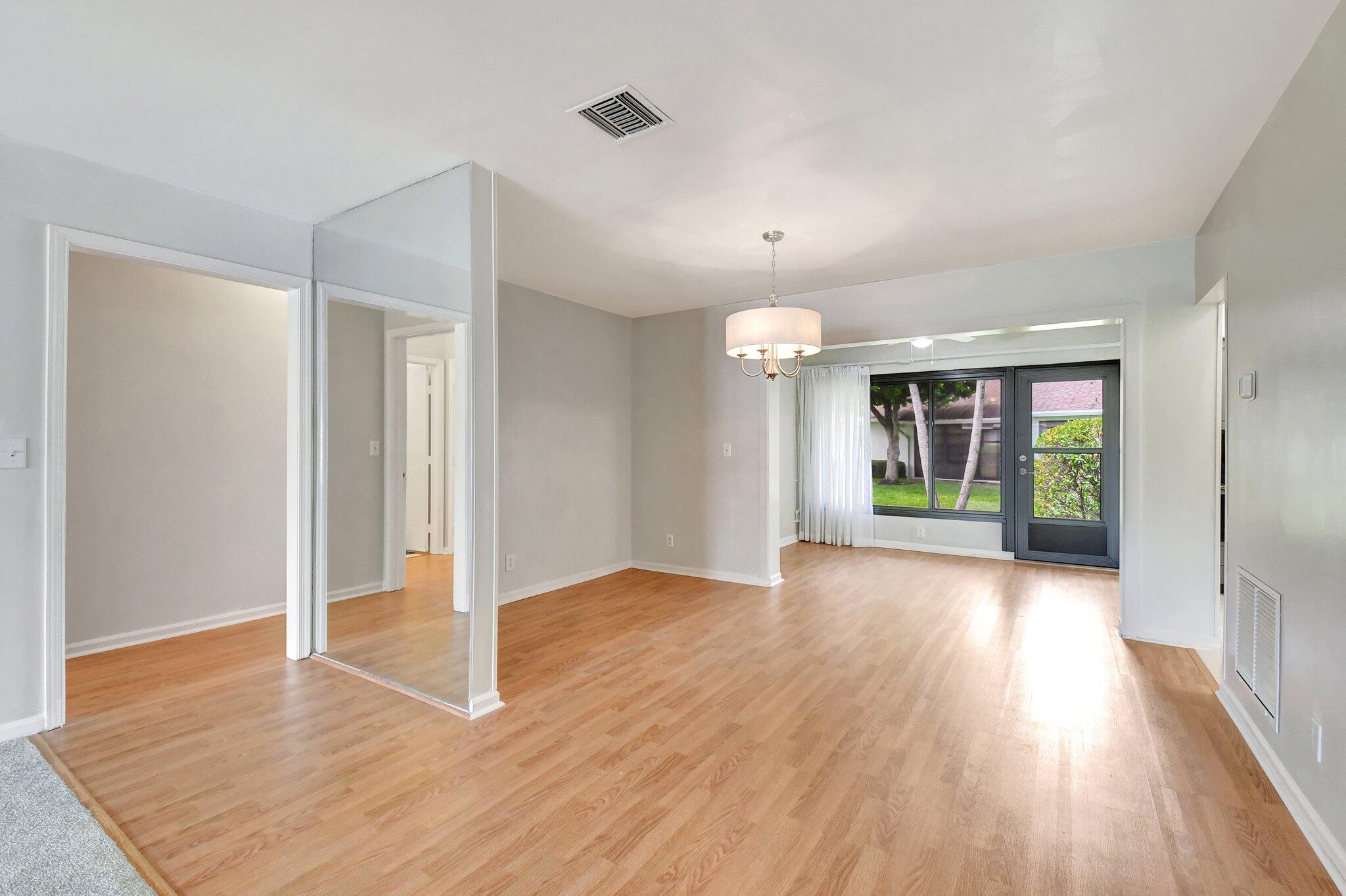 9805 Walnut Tree Way, Unit A Boynton Beach, FL 33436 - Photo 10 of 53 Dining area