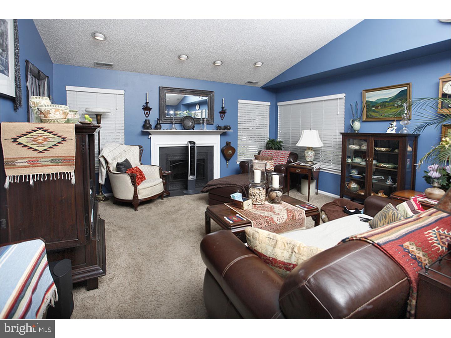 1907 Sterling Road, Unit 8 Yardley, PA 19067 - Photo 5 of 25 Living Room